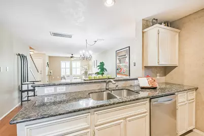 718 Redwing Place Drive, Houston, TX 77009 - Photo 16