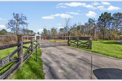 5912 Mesquite Dr, Orange, TX 77632 - Photo 2