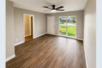 1705 E Martha Lane, Pasadena, TX 77502 - Photo 2
