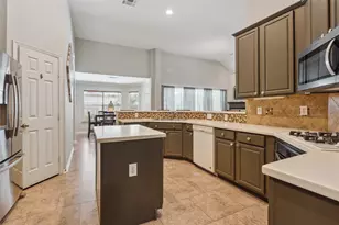 183 N Millport Cir, The Woodlands, TX 77382 - Photo 10