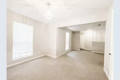 13 N Deerfoot Circle, The Woodlands, TX 77380 - Photo 4