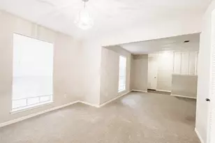 13 N Deerfoot Cir, The Woodlands, TX 77380 - Photo 4