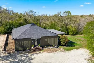 8052 Perry Ln, College Station, TX 77845 - Photo 2