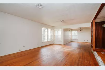8215 Glencrest Street, Houston, TX 77061 - Photo 8