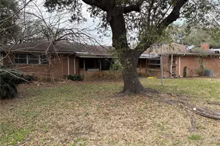 8215 Glencrest St, Houston, TX 77061 - Photo 20