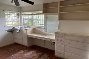 8215 Glencrest St, Houston, TX 77061 - Photo 12
