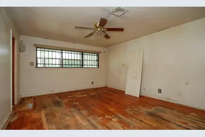 8215 Glencrest Street, Houston, TX 77061 - Photo 24