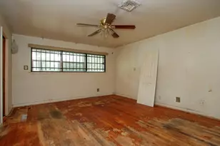 8215 Glencrest St, Houston, TX 77061 - Photo 24