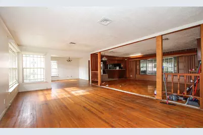 8215 Glencrest Street, Houston, TX 77061 - Photo 6