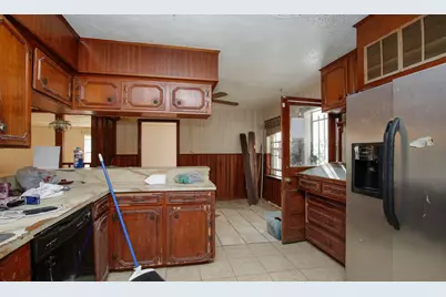 8215 Glencrest Street, Houston, TX 77061 - Photo 18