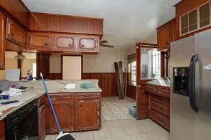 8215 Glencrest St, Houston, TX 77061 - Photo 18