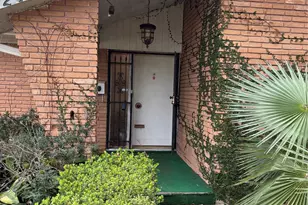 8215 Glencrest St, Houston, TX 77061 - Photo 4