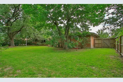 8215 Glencrest Street, Houston, TX 77061 - Photo 36