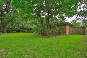 8215 Glencrest St, Houston, TX 77061 - Photo 36