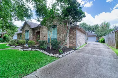 2123 Meadow Park Circle, Missouri City, TX 77459 - Photo 2