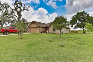 461 Twin Lakes Blvd W, West Columbia, TX 77486 - Photo 2