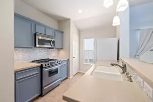 902 Memorial Heights Dr, Houston, TX 77007 - Photo 10