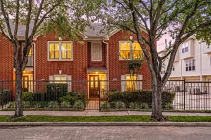 902 Memorial Heights Dr, Houston, TX 77007 - Photo 1