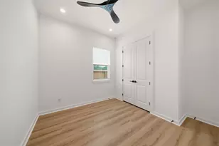 8203 Calhoun St, Houston, TX 77033 - Photo 28