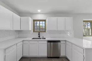 6830 Lost Thicket Dr, Houston, TX 77085 - Photo 10