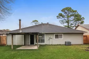 2138 Pilgrims Point Dr, Friendswood, TX 77546 - Photo 16