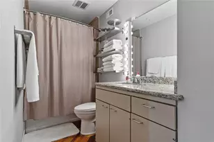3022 Baldwin St, Houston, TX 77006 - Photo 12