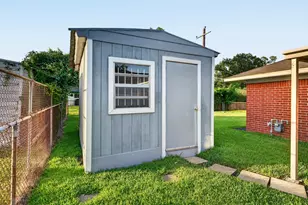6127 Rietta St, Houston, TX 77016 - Photo 36