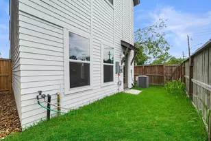 7502 Carver Rd, Houston, TX 77088 - Photo 22