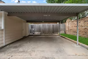 10240 Longmont Dr, Houston, TX 77042 - Photo 20