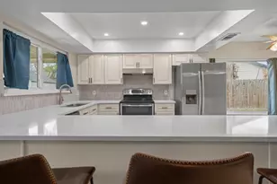 304 Old Course Dr, Friendswood, TX 77546 - Photo 2