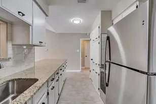 11010 Whittingham Ln, Houston, TX 77099 - Photo 10