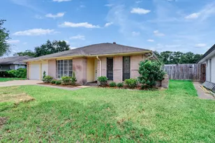 11010 Whittingham Ln, Houston, TX 77099 - Photo 2