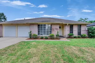 11010 Whittingham Ln, Houston, TX 77099 - Photo 1