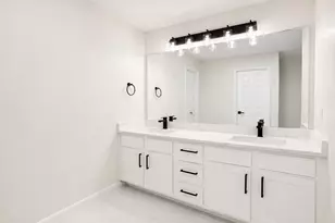 15911 Sheldon Ridge Way, Houston, TX 77044 - Photo 16