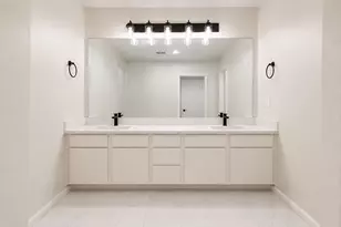 15911 Sheldon Ridge Way, Houston, TX 77044 - Photo 18