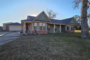138 Pin Oak Dr, Angleton, TX 77515 - Photo 18