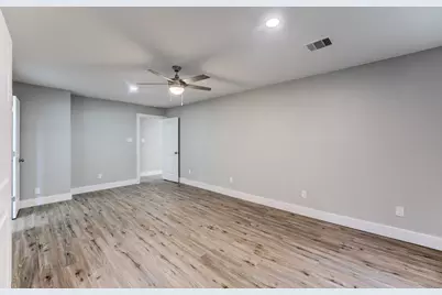 5535 Elm Springs Drive, Houston, TX 77048 - Photo 8