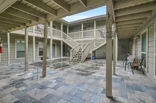 1910 Willowbend St, Conroe, TX 77301 - Photo 2