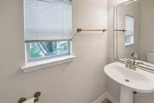 126 Detering St, Houston, TX 77007 - Photo 16
