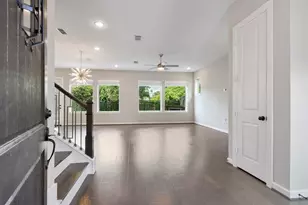 1523 Aldana Pl, Houston, TX 77055 - Photo 6