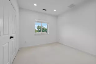 1523 Aldana Pl, Houston, TX 77055 - Photo 22