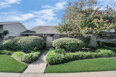 12934 Greenway Chase Court #2934, Houston, TX 77072 - Photo 2