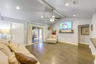 2705 6th Ave N, Texas City, TX 77590 - Photo 4