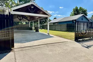 11935 Greenspark Ln, Houston, TX 77044 - Photo 4