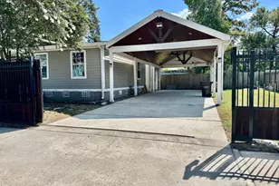 11935 Greenspark Ln, Houston, TX 77044 - Photo 2