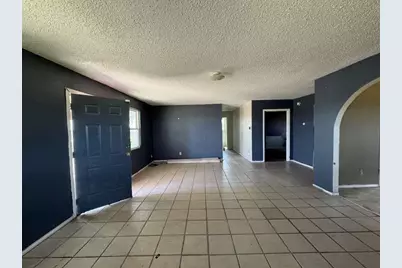 2605 E 19th Street, Lubbock, TX 79403 - Photo 2