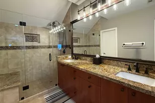 3311 Yupon St, Houston, TX 77006 - Photo 12