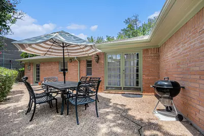 12847 Memorial Drive, Houston, TX 77024 - Photo 24