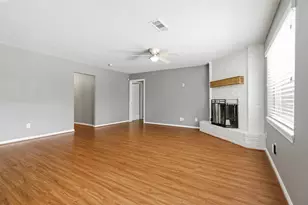 2818 Frostwood Cir, Dickinson, TX 77539 - Photo 6