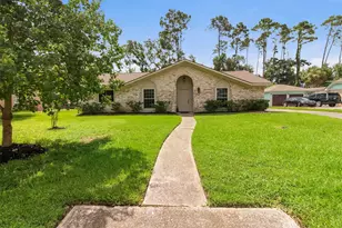 2818 Frostwood Cir, Dickinson, TX 77539 - Photo 4